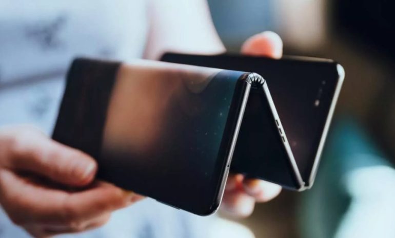 Смартфон вместо ноутбука: кому уже сегодня можно полностью уйти в мобильный формат